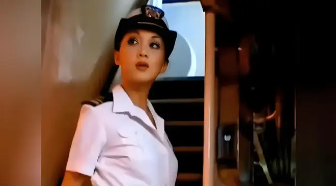 《军舰上的女兵》相关资源图片