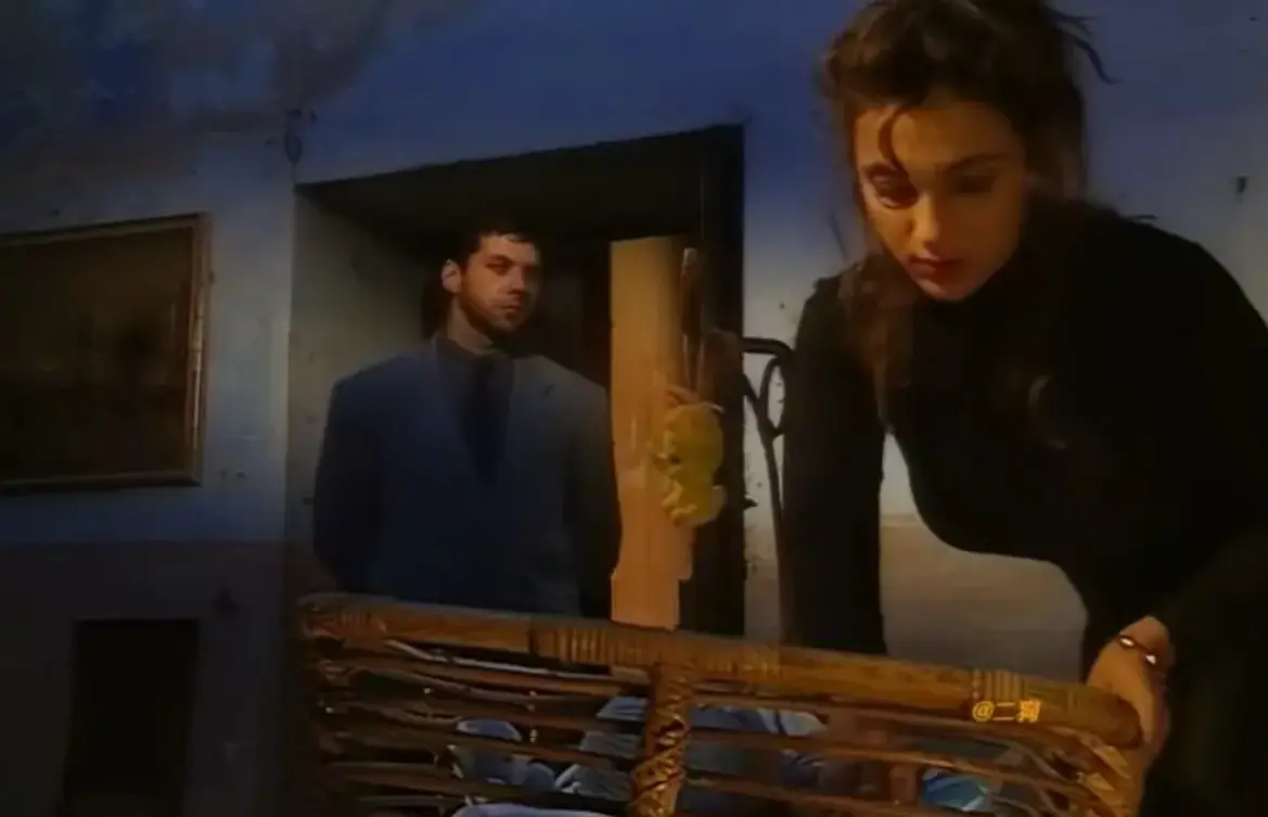 意大利电影《那不勒斯风格的剧本》经典1994啄木鸟系列-《Sceneggiata Napoletana（1994）》赛伦Selen主演未删减高清全集