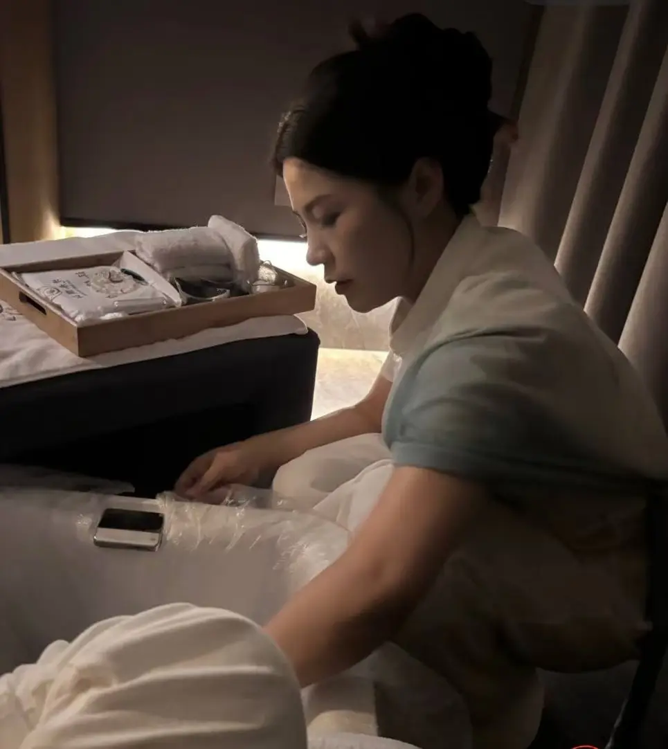 《宁夏4V1网红斗殴事件》-免费在线观看 1080P高清无删减完整版 宁夏网红4V1群殴事件实拍-网盘资源可下载