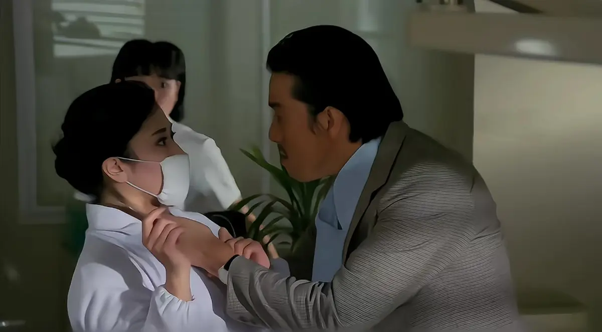 《姐妹牙医》-赤坂丽1986经典犯罪片高清修复版-日本禁室惊悚神作《姐妹牙医》未删减-柔弱女医智斗1080P中字