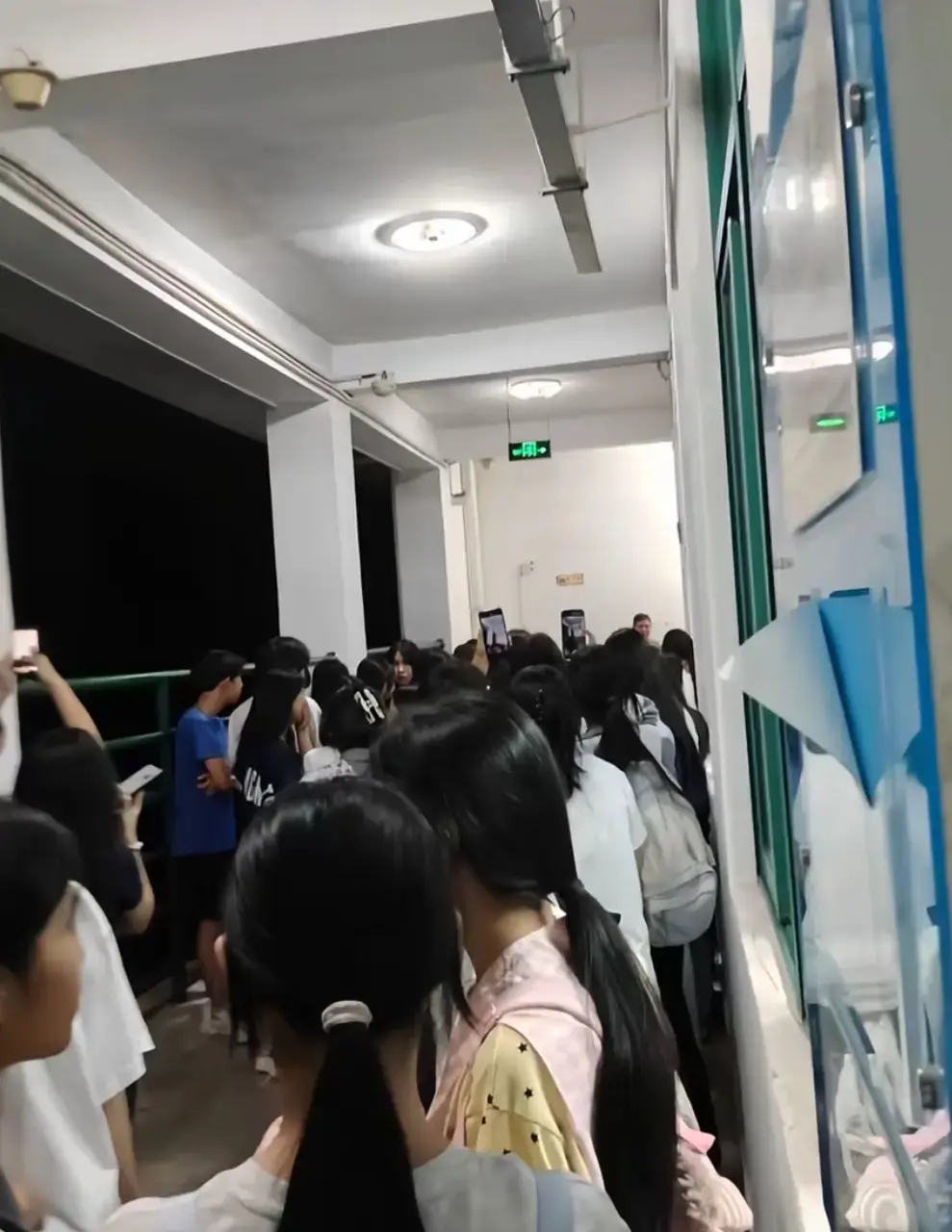 《梅州市职业技术学院女厕双胞胎产子后续》《职高女厕双胞胎天崩开局》相关资源图片