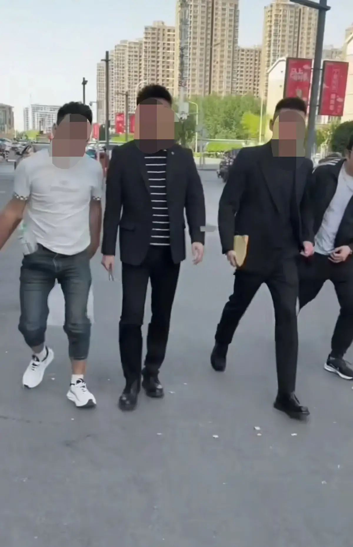 聚焦宁夏网红！《宁夏网红漠南尚军马军马林事件》最新热门话题，全程无删减高清视频免费在线看-漠南尚军马军马林事件深度揭秘