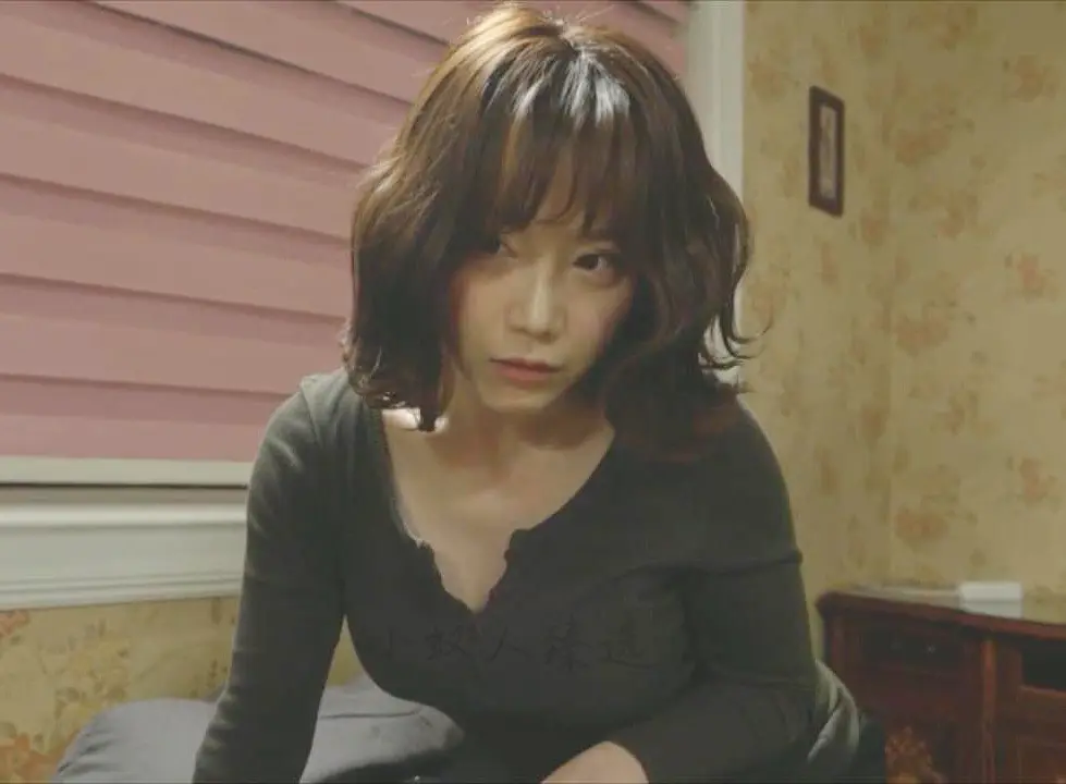《妈妈的朋友 2》全季完整版1080P高清播放 - 免费无广告在线看《妈妈的朋友 2》，孤独少年和温柔阿姨情感火花一触即发！
