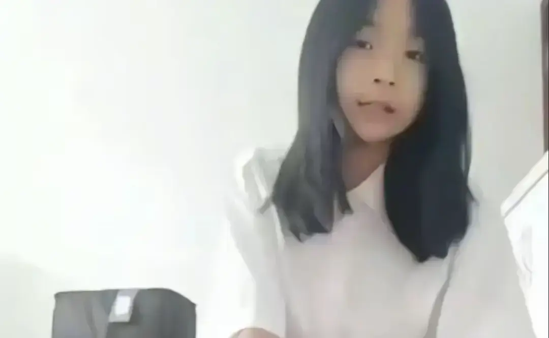 《张婉莹女孩写作业事件》原视频曝光-张婉莹写暑假作业详细过程-1080P高清无删减-百度/夸克/迅雷等多平台下载